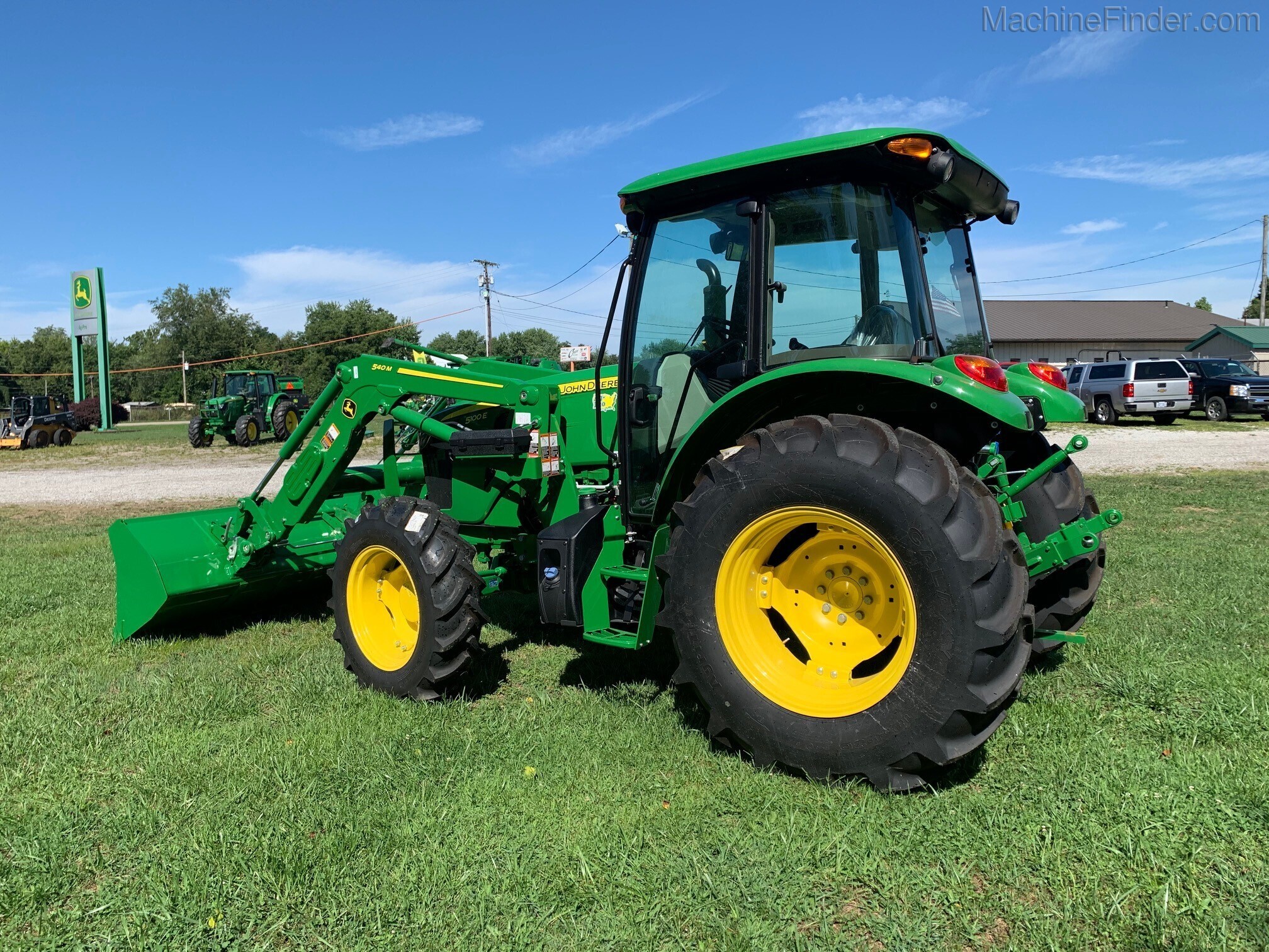 2020 John Deere 5100E Image 2