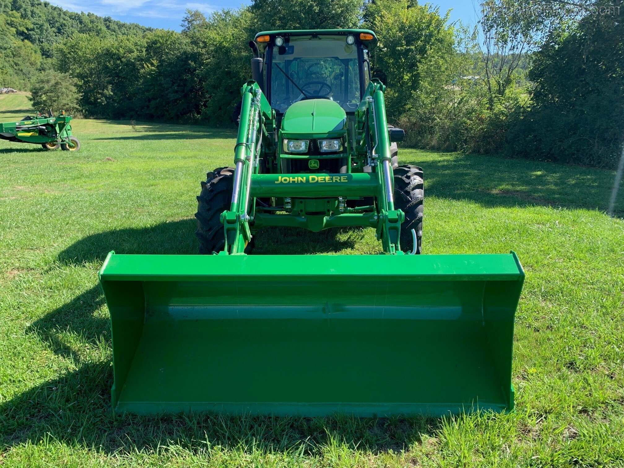 2020 John Deere 5100E Image 4