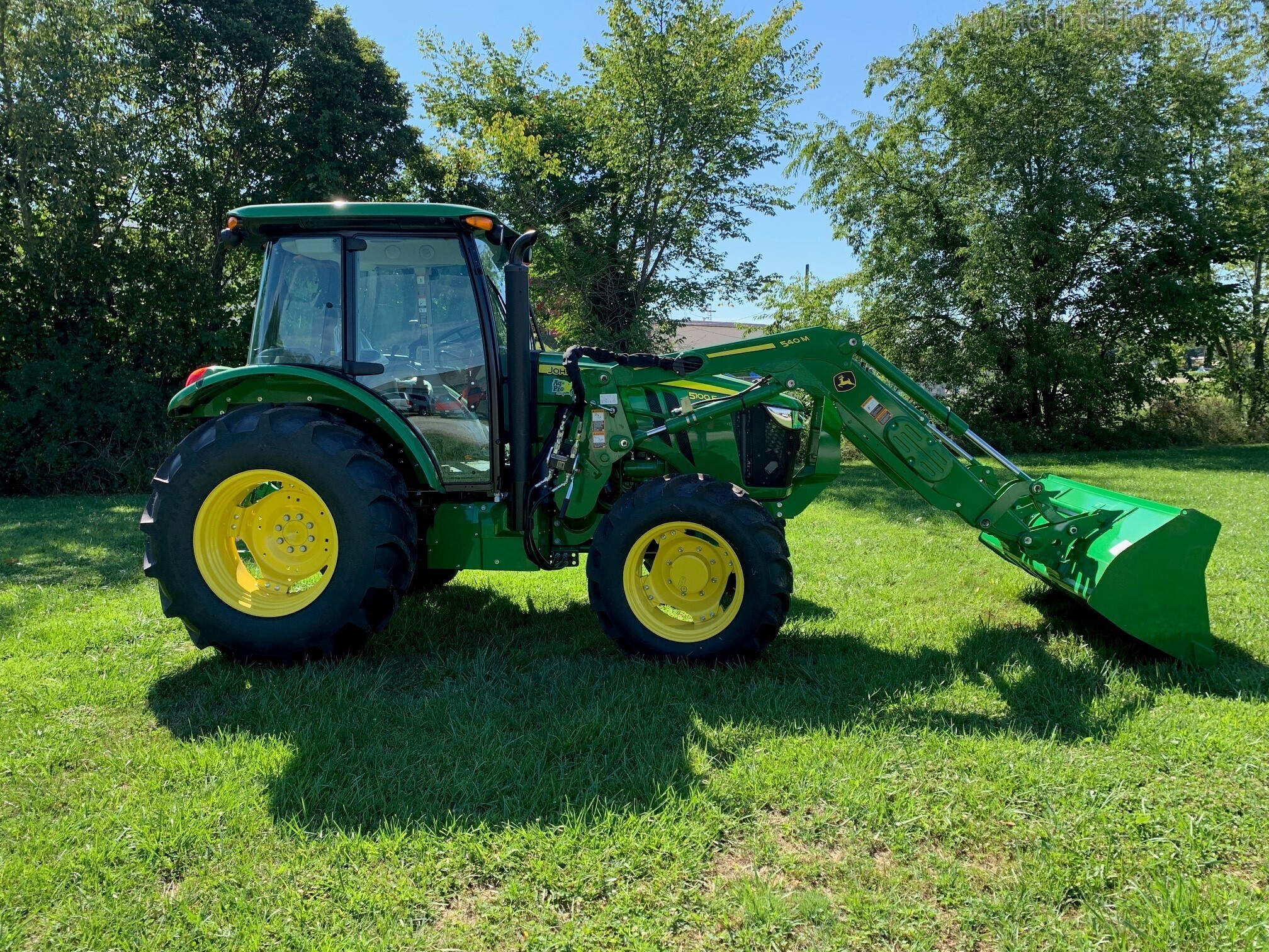 2020 John Deere 5100E Image 1