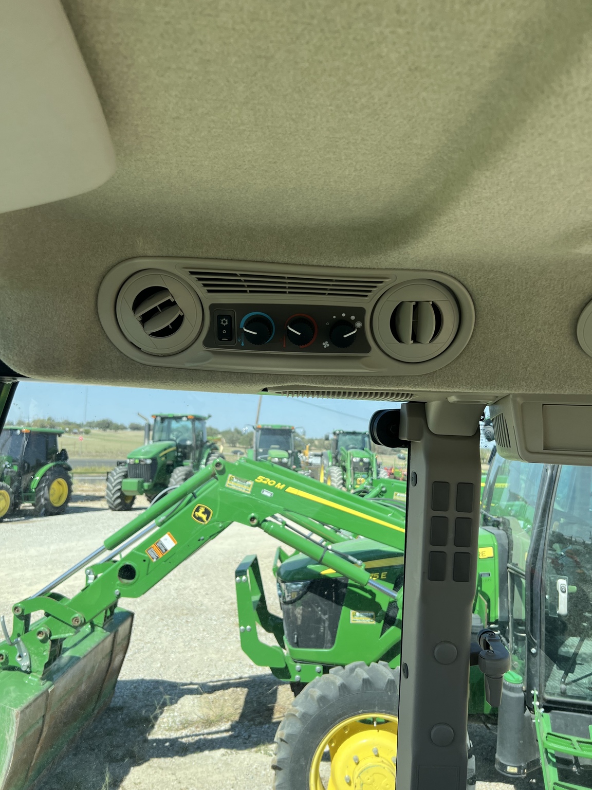 2018 John Deere 5055E Image 7