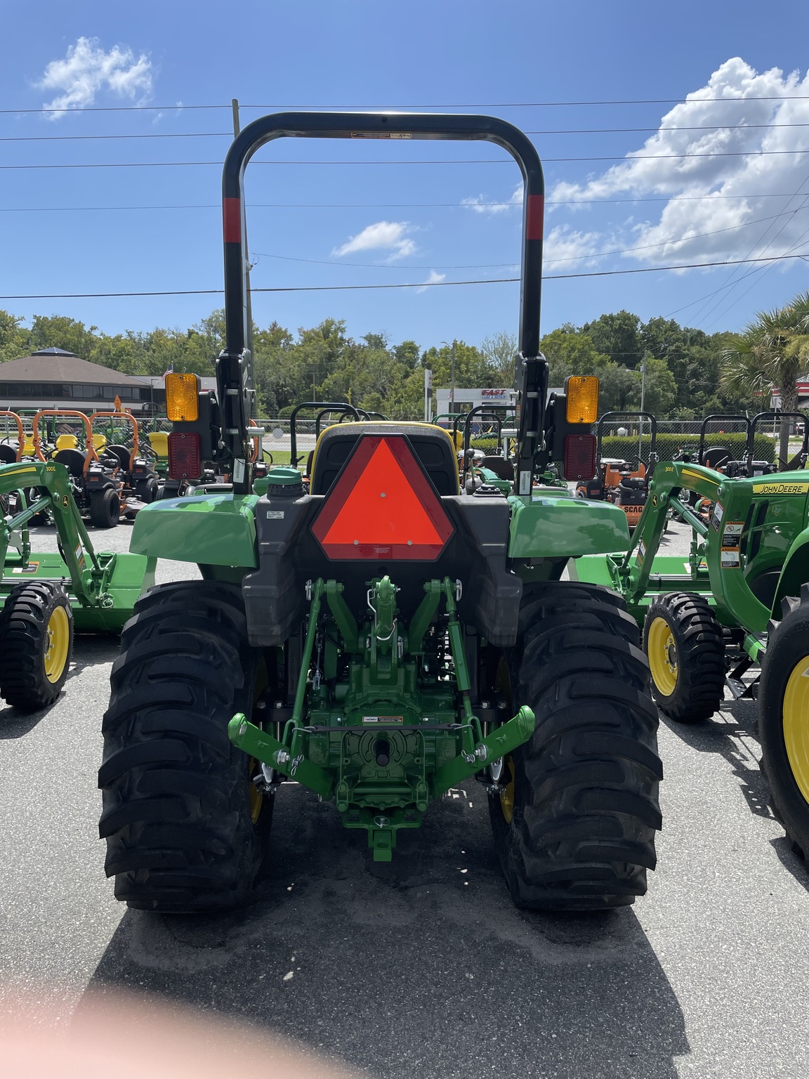 2023 John Deere 3043D Image 4