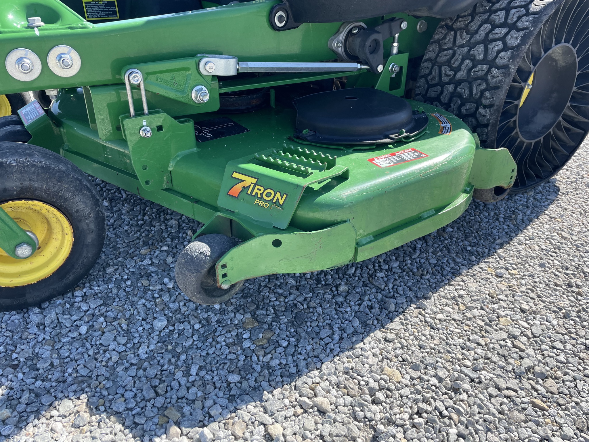 2021 John Deere Z920M Image 7