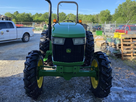 2016 John Deere 5065E Photo 2