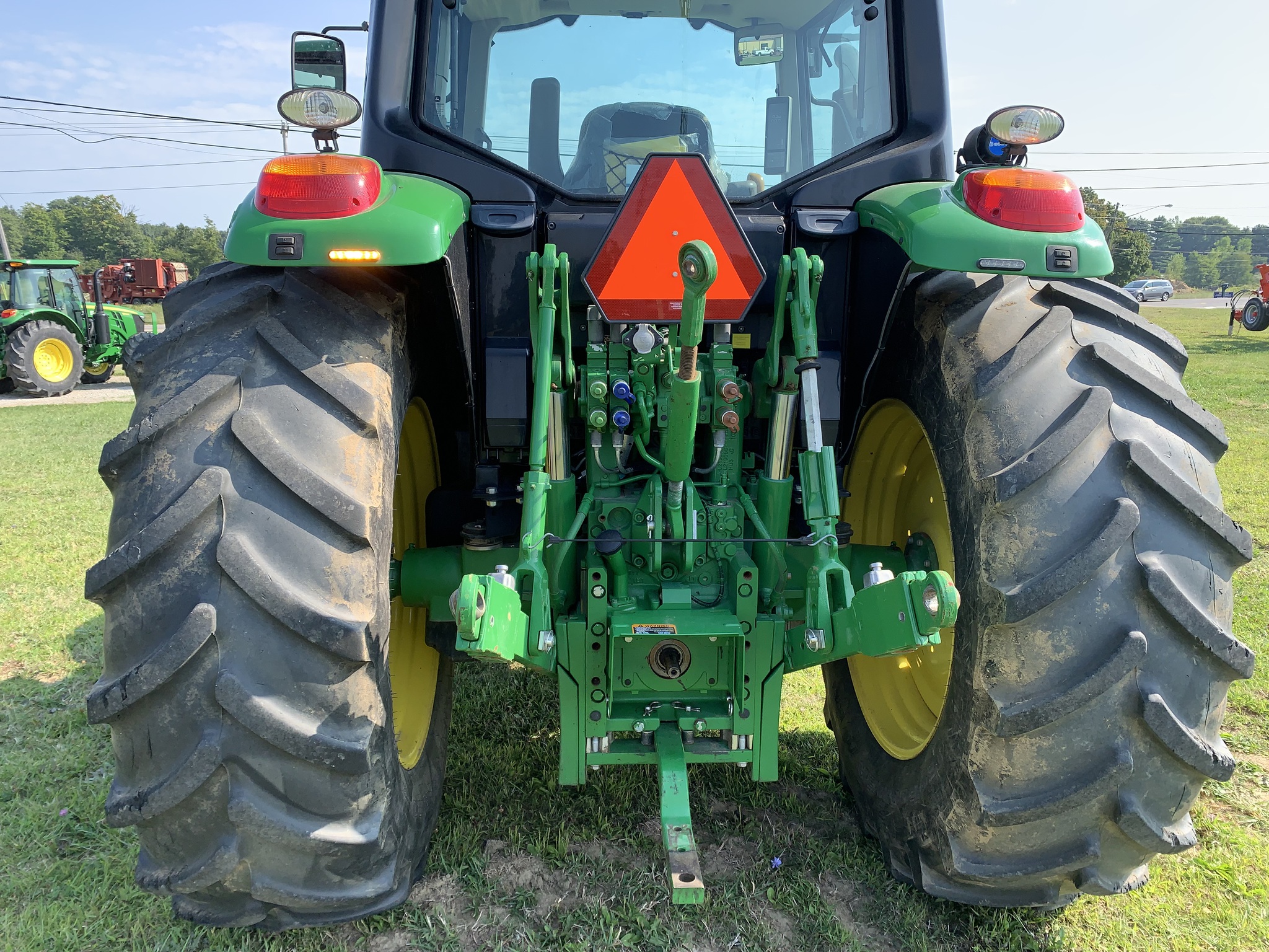2021 John Deere 6110M Image 6