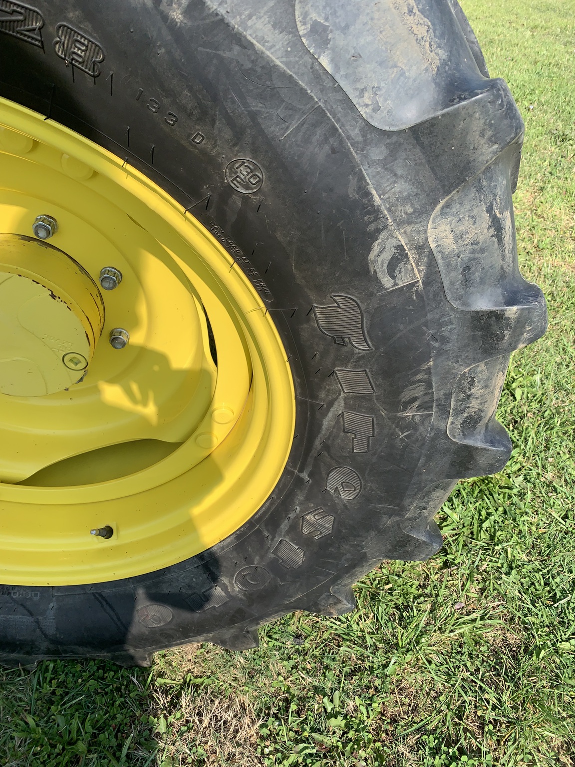 2021 John Deere 6110M Image 12
