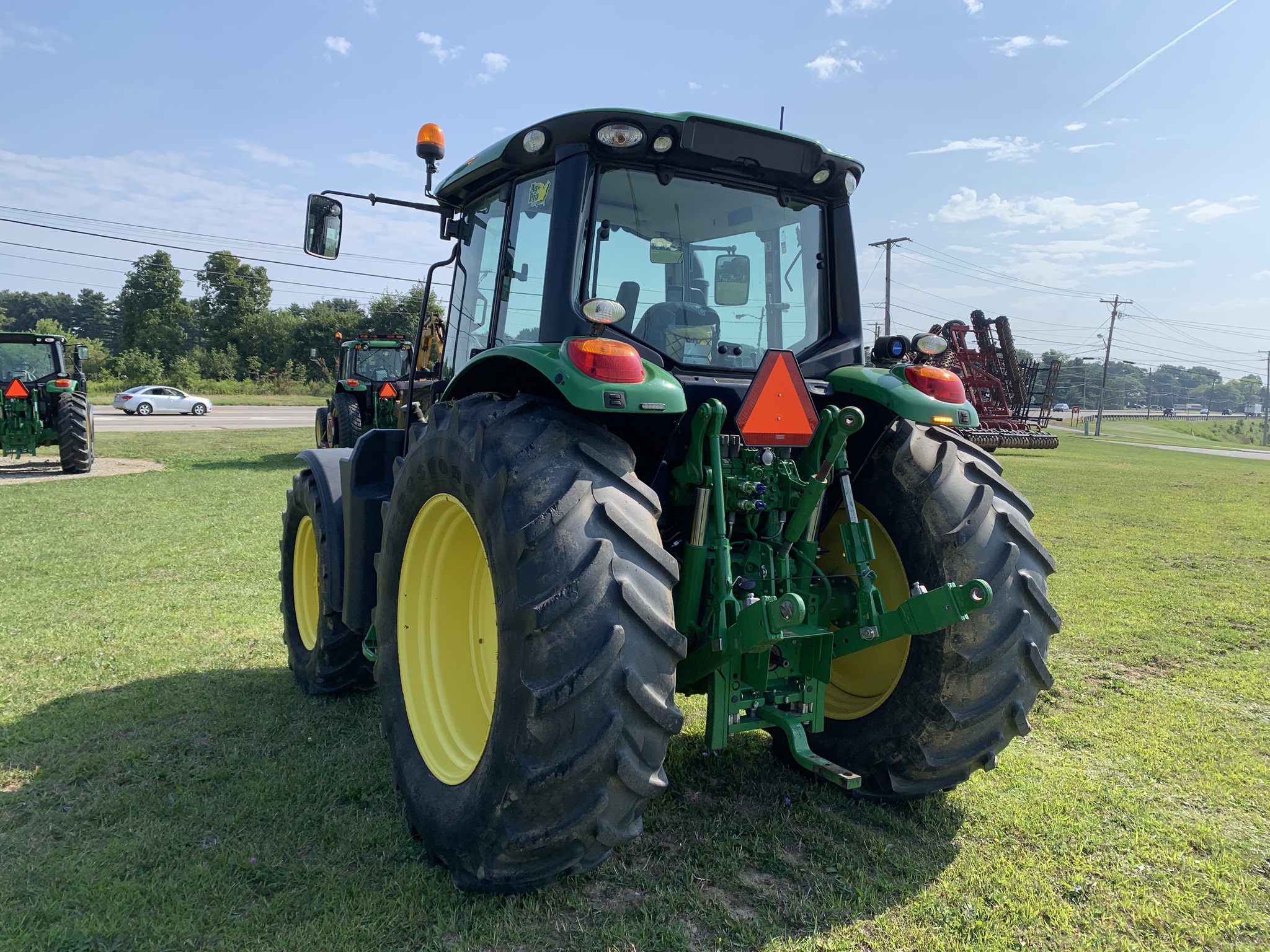 2021 John Deere 6110M Image 5
