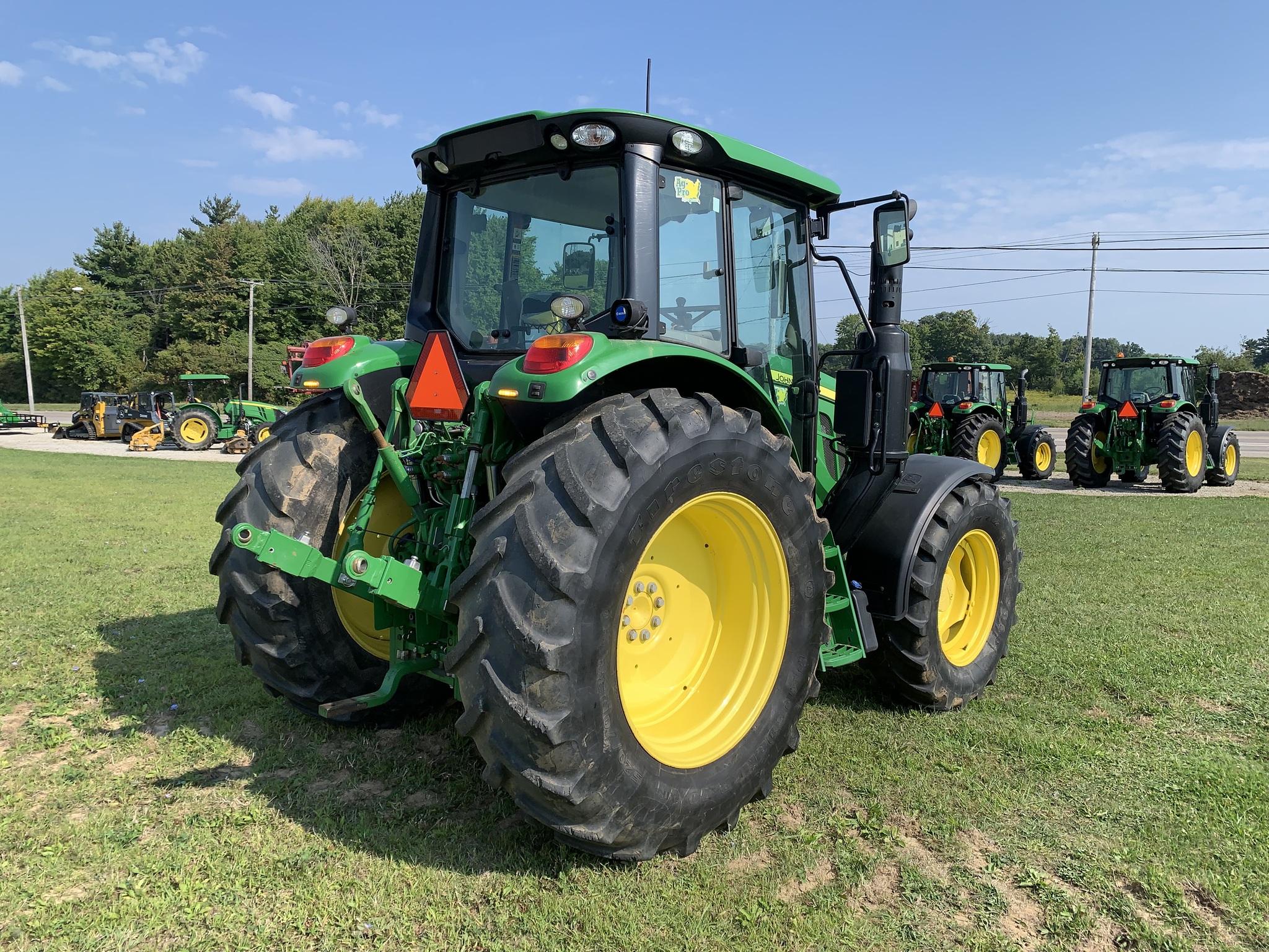 2021 John Deere 6110M Image 7