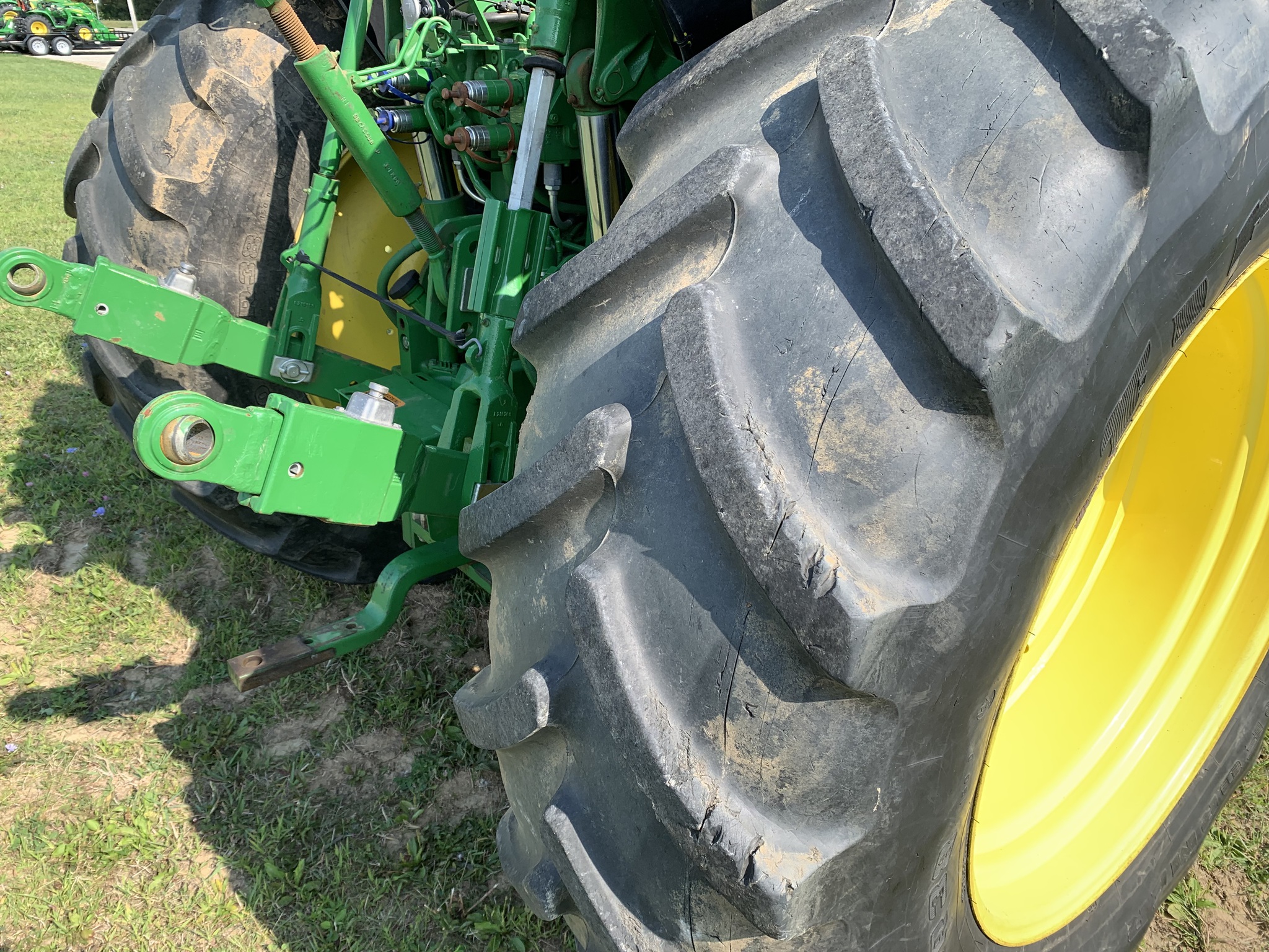 2021 John Deere 6110M Image 18