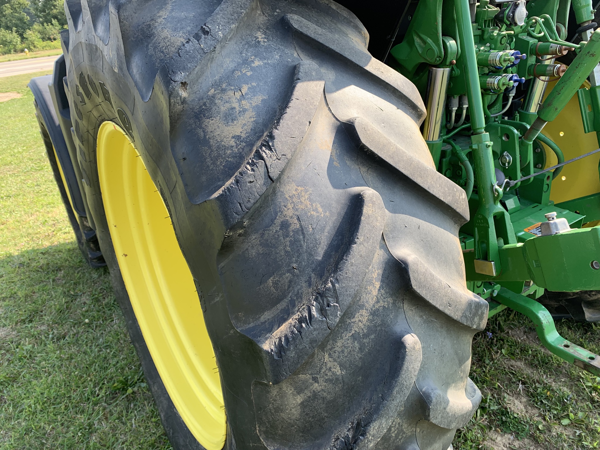 2021 John Deere 6110M Image 17