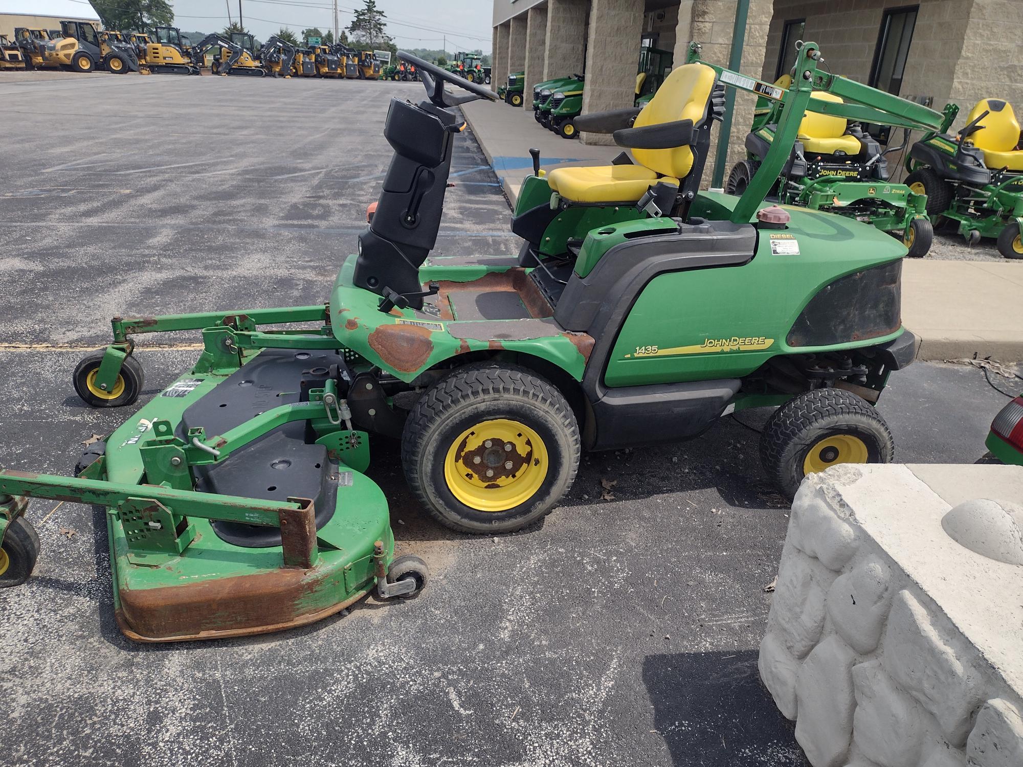 2001 John Deere 1435 Image 3