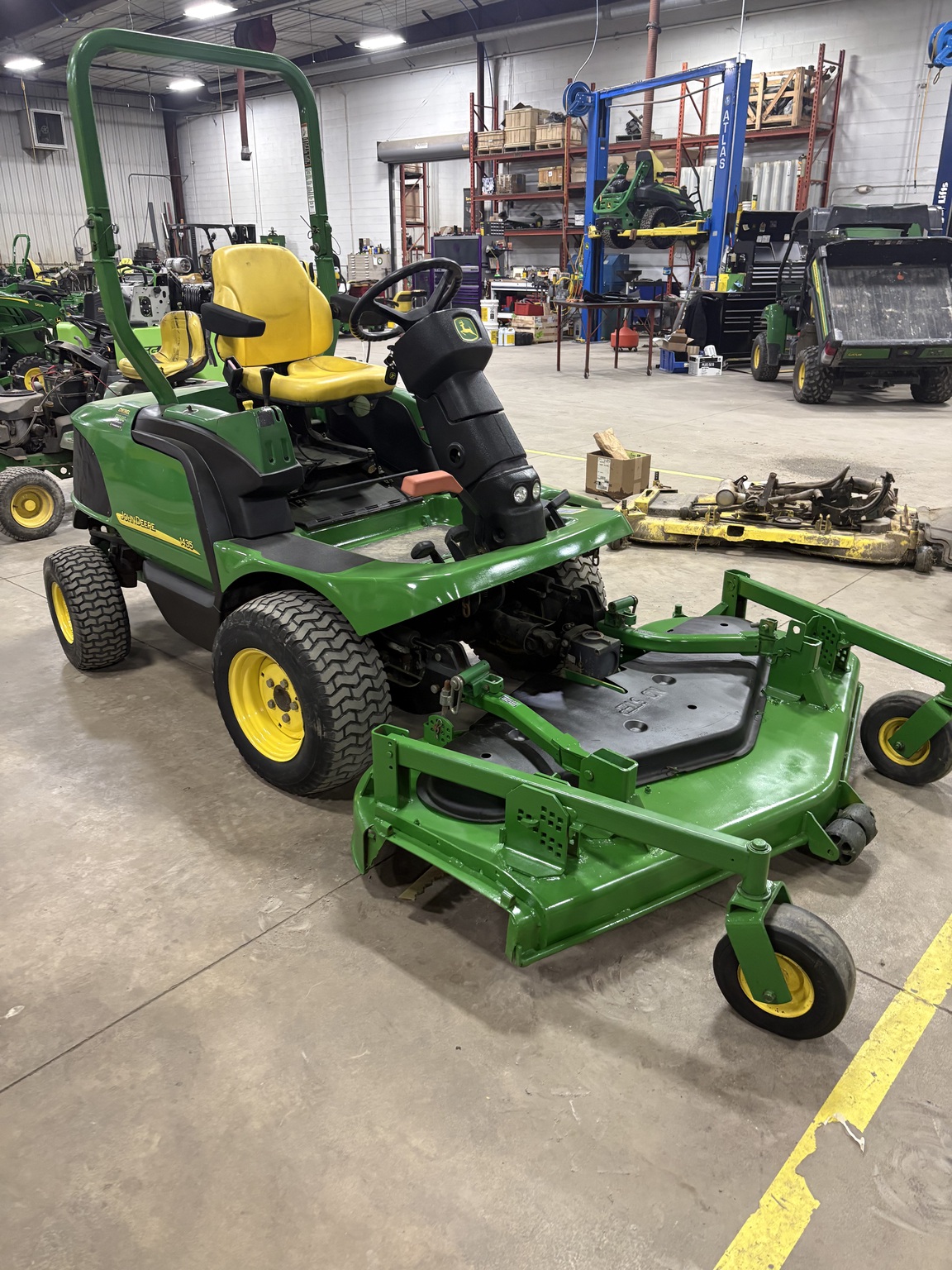 2001 John Deere 1435 Image 3