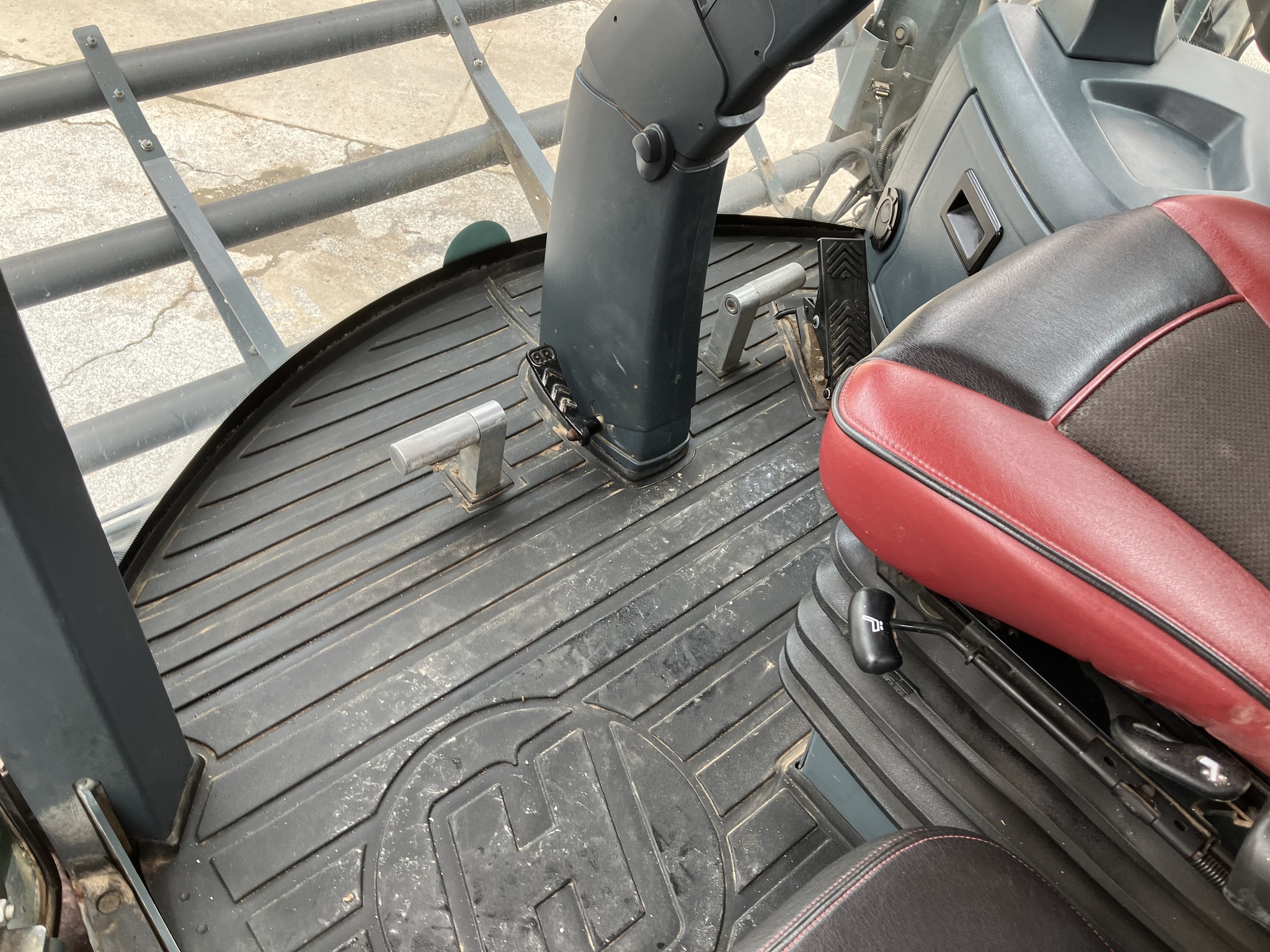  2017 Hagie STS16 at Heritage Tractor in Lamar, MO