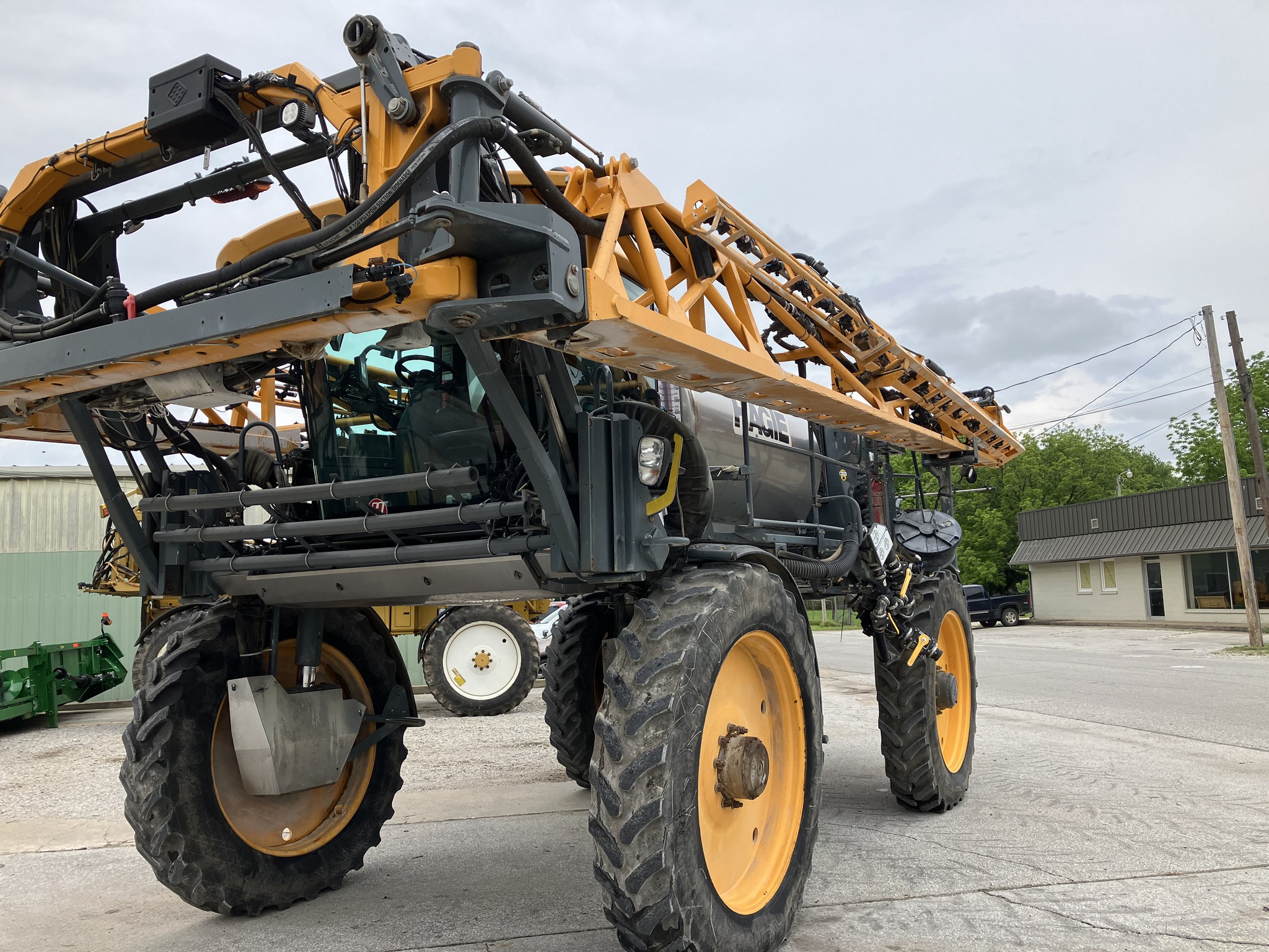  2017 Hagie STS16 at Heritage Tractor in Lamar, MO