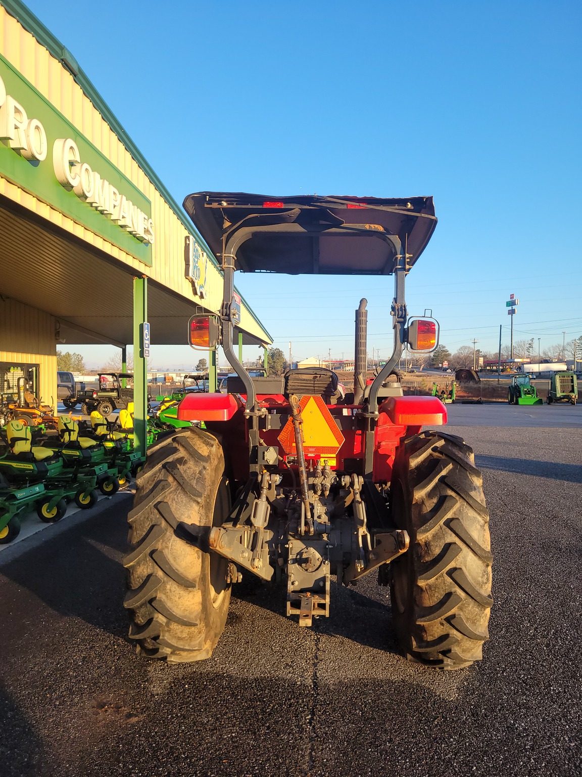 2016 Massey Ferguson 4607M Image 4