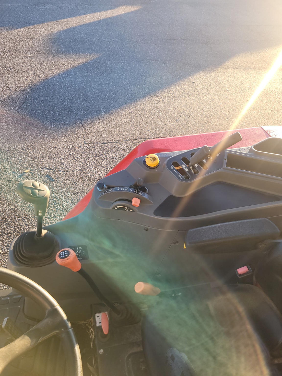 2016 Massey Ferguson 4607M Image 10