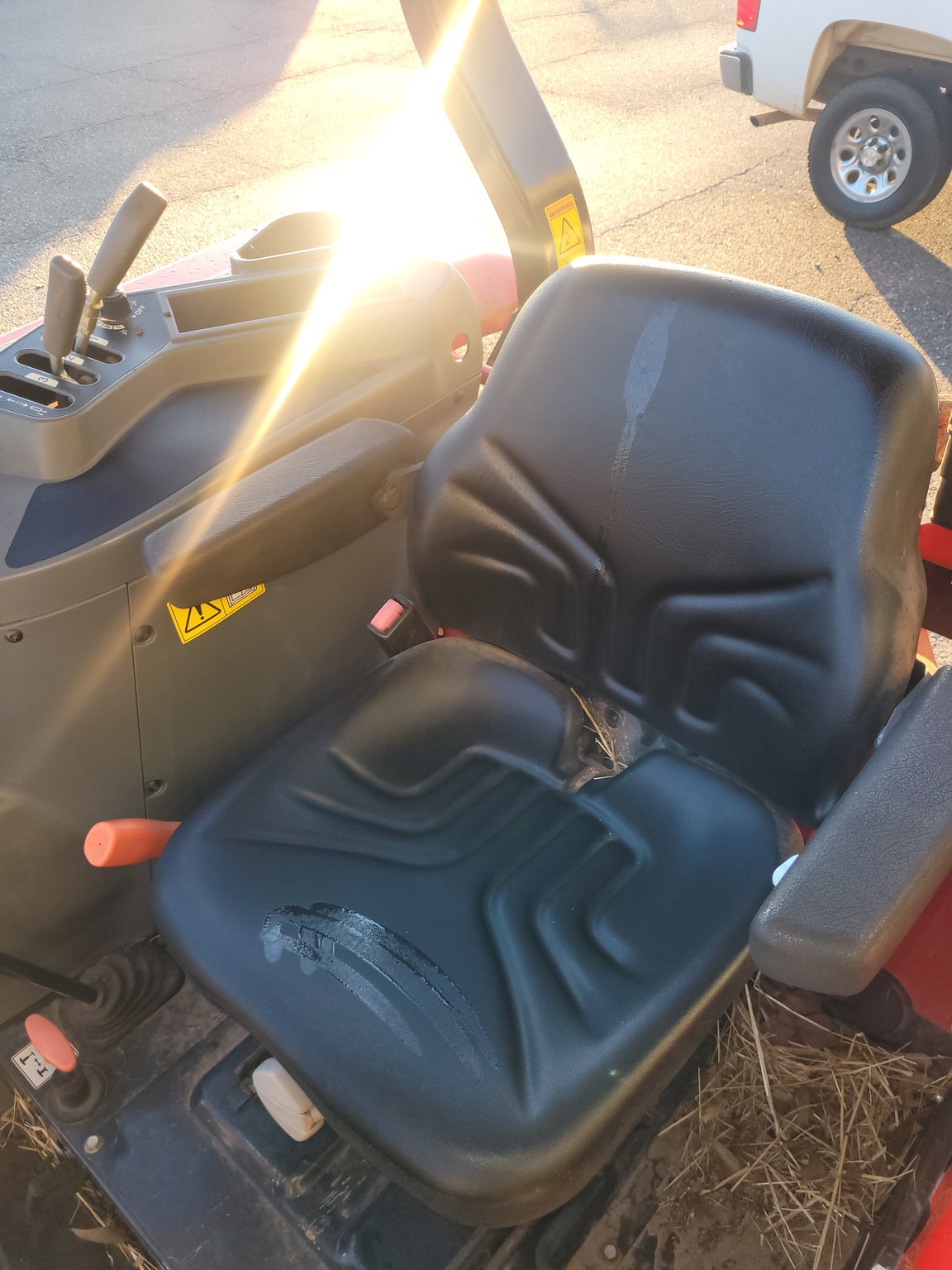 2016 Massey Ferguson 4607M Image 9