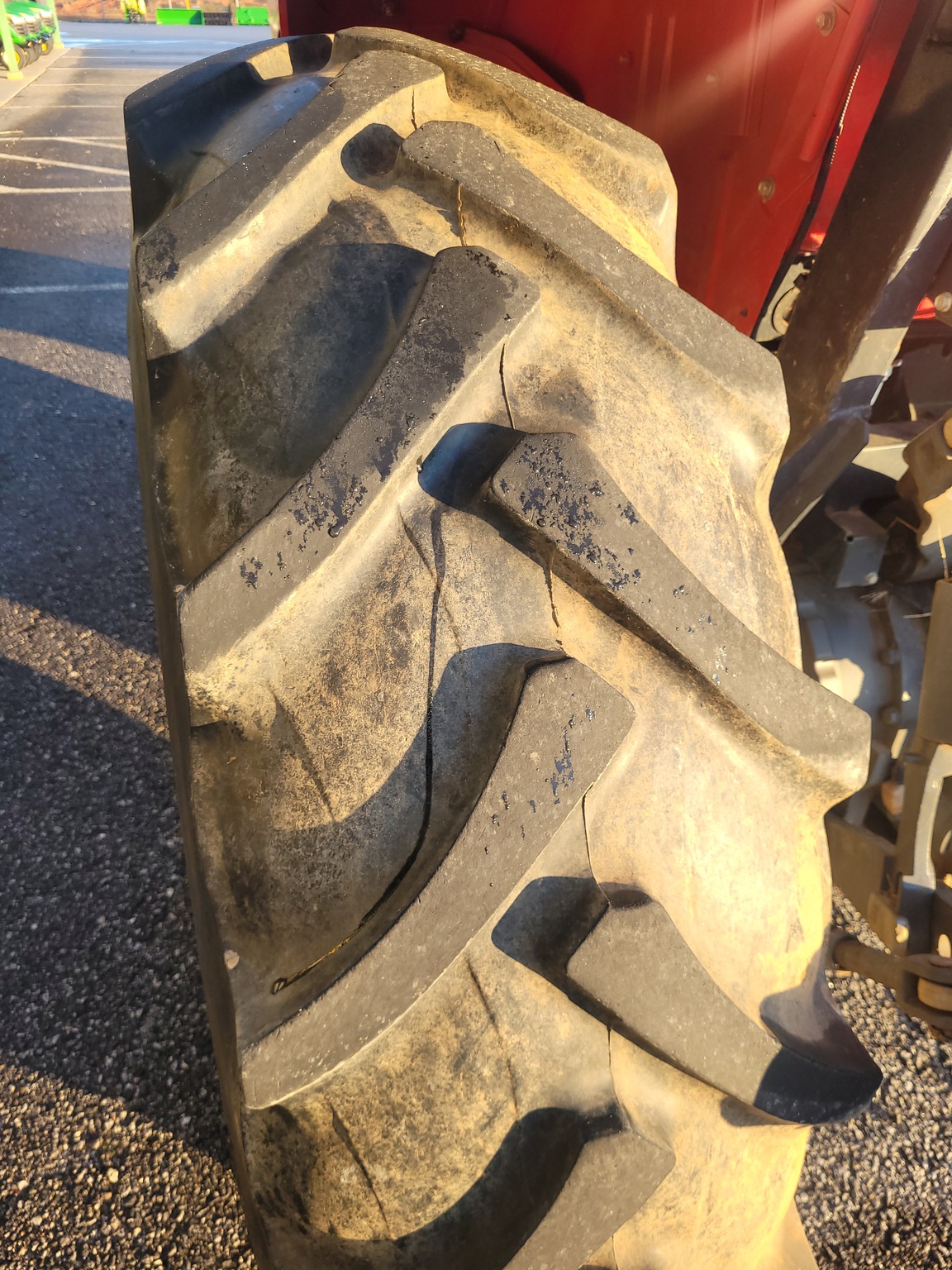 2016 Massey Ferguson 4607M Image 12