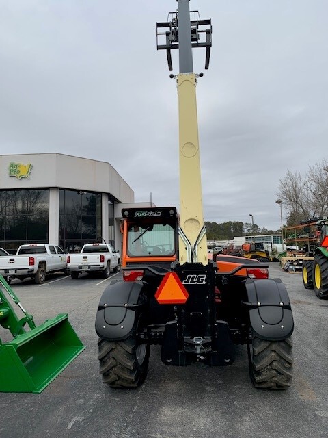 2024 JLG AG925 Image 2
