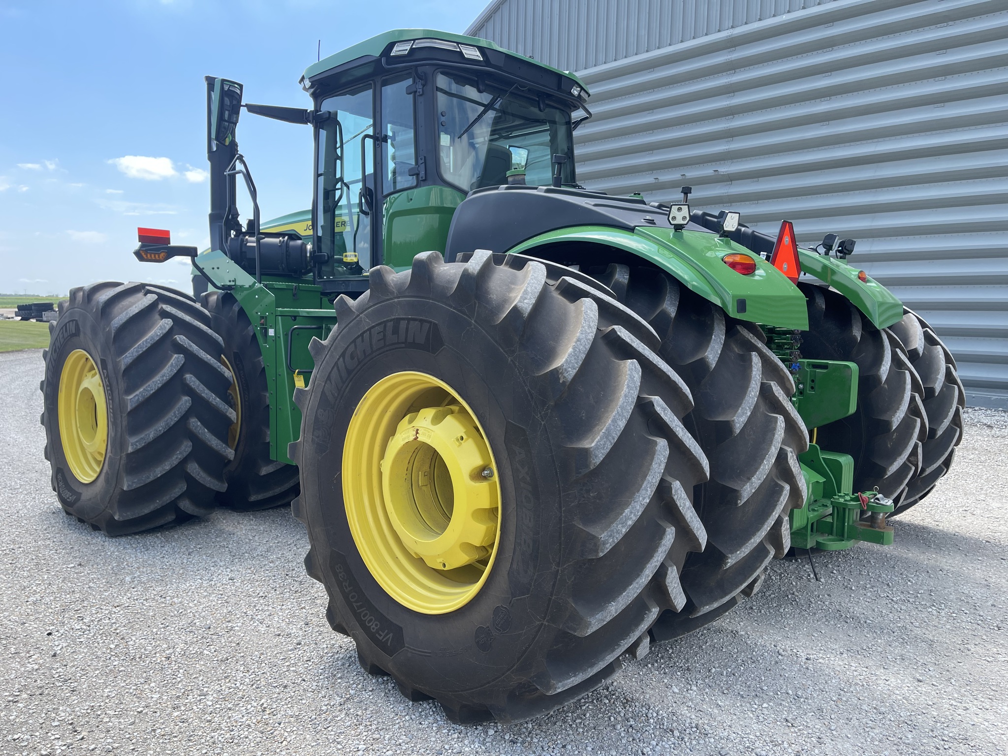  2023 John Deere 9R 640 at Heritage Tractor in Roanoke, IL