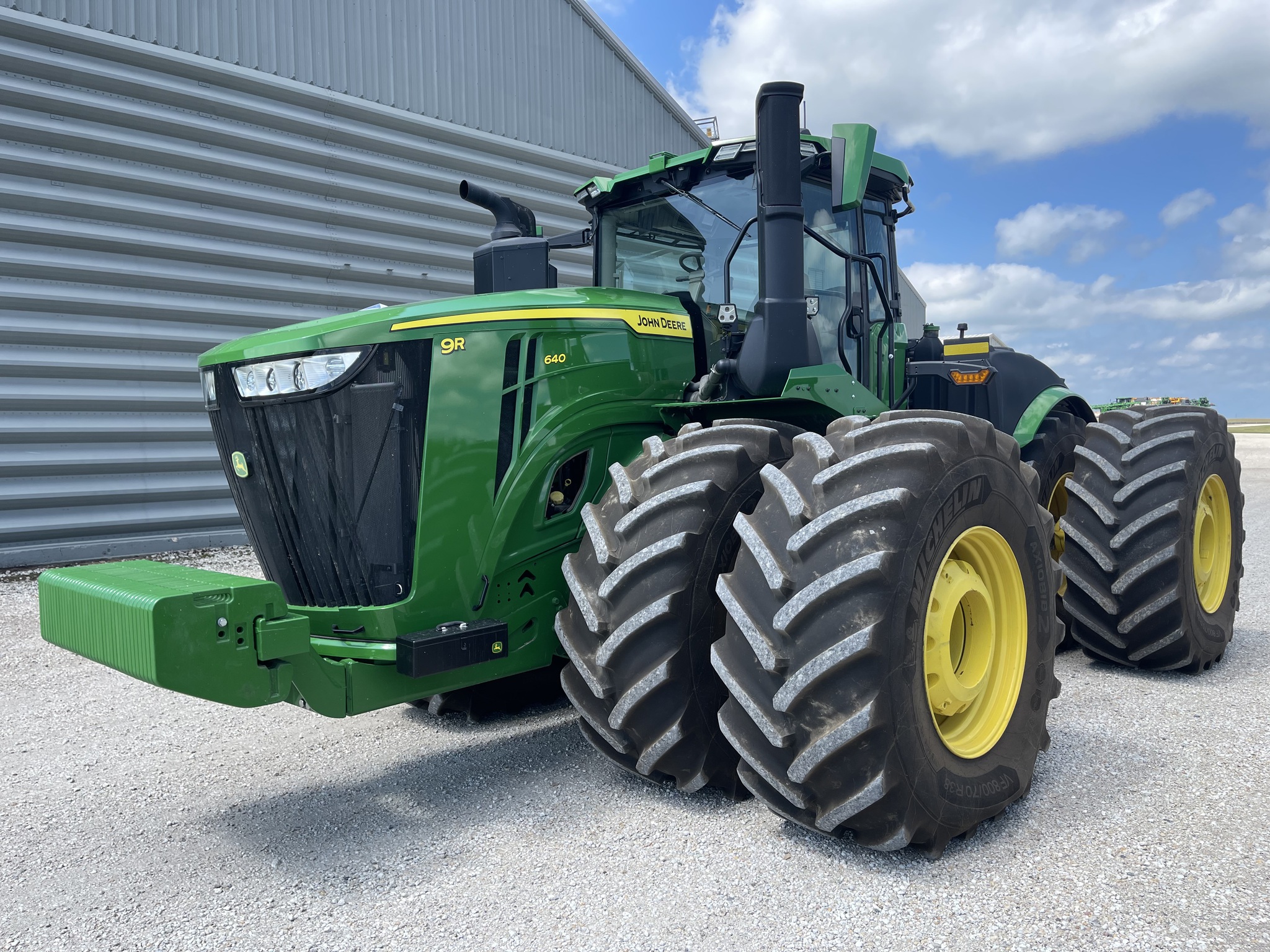  2023 John Deere 9R 640 at Heritage Tractor in Roanoke, IL
