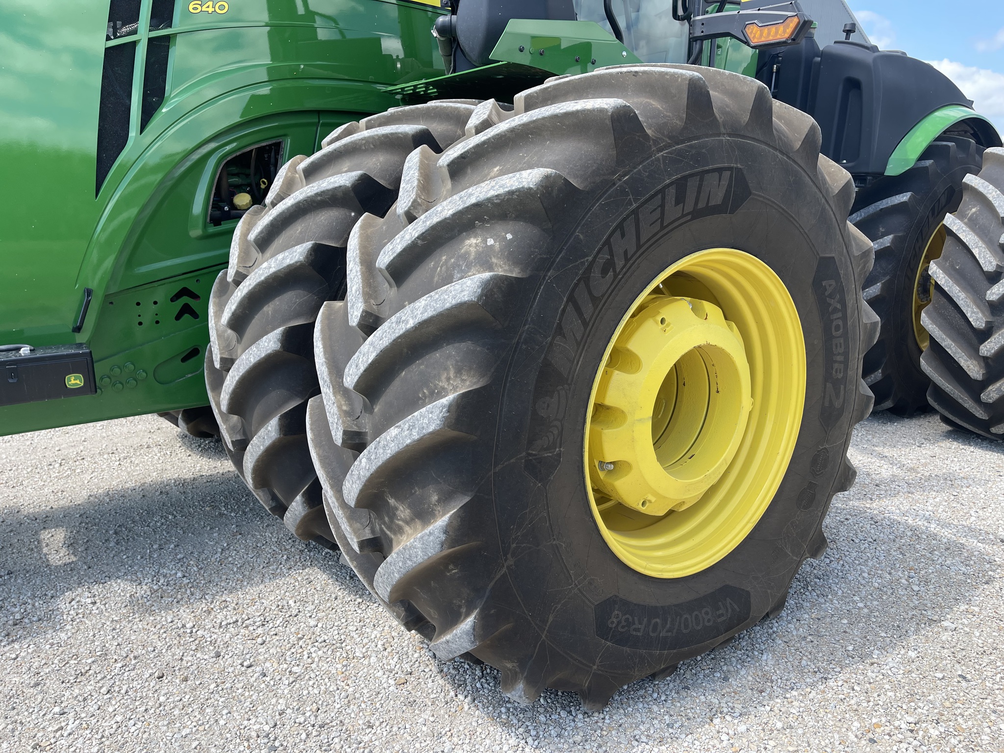  2023 John Deere 9R 640 at Heritage Tractor in Roanoke, IL