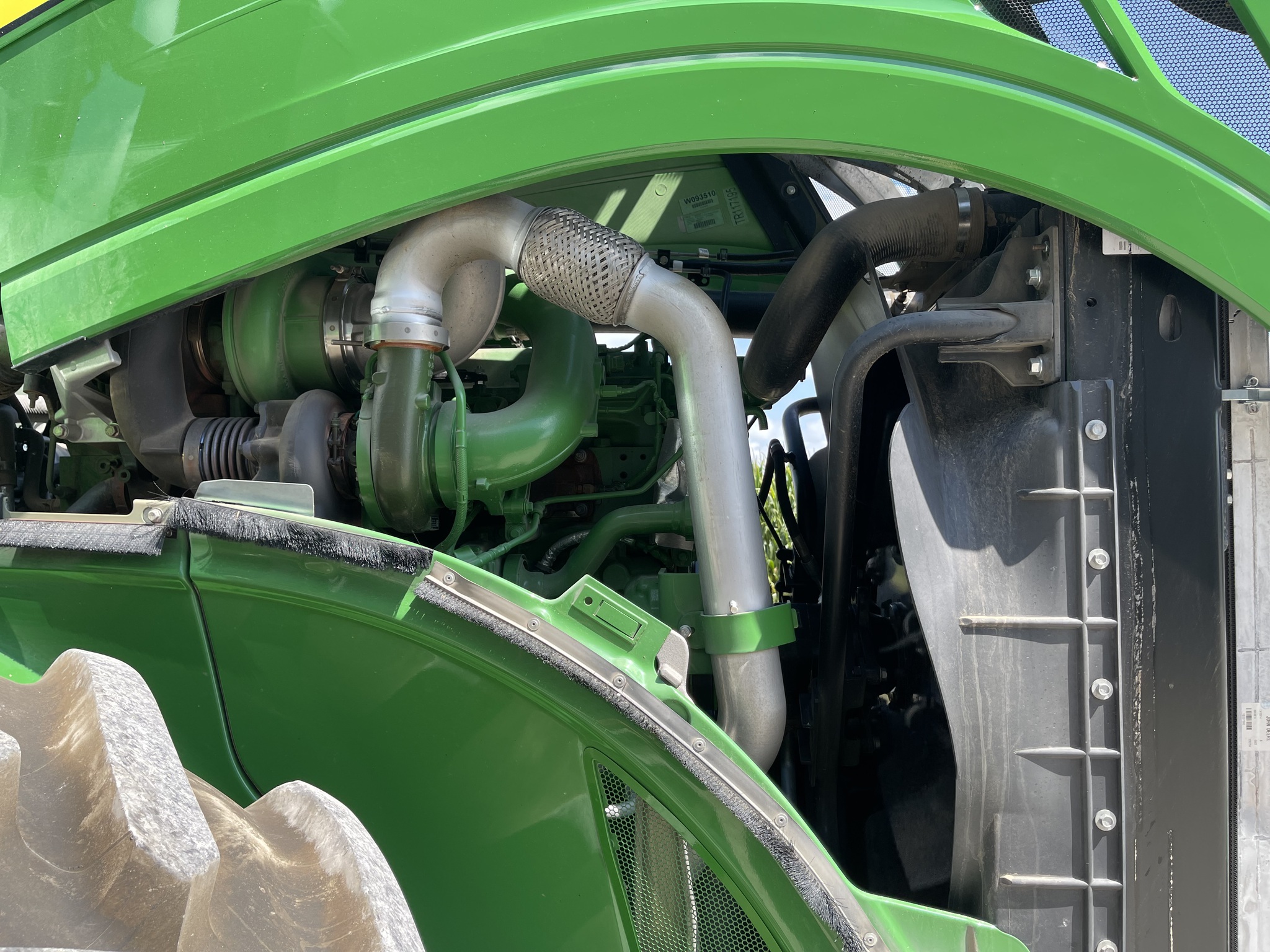  2023 John Deere 9R 640 at Heritage Tractor in Roanoke, IL