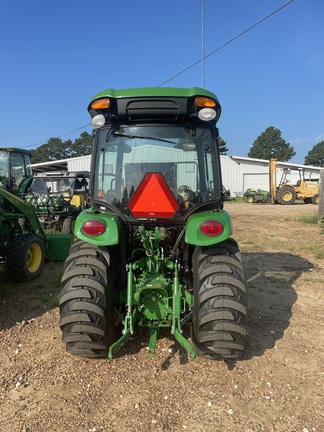 2022 John Deere 3039R Photo 3