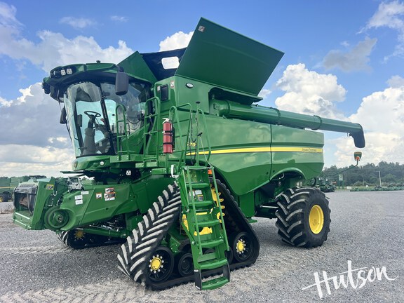 Photo of 2023 John Deere S790
