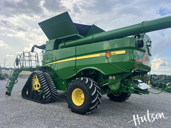 Photo of 2023 John Deere S790