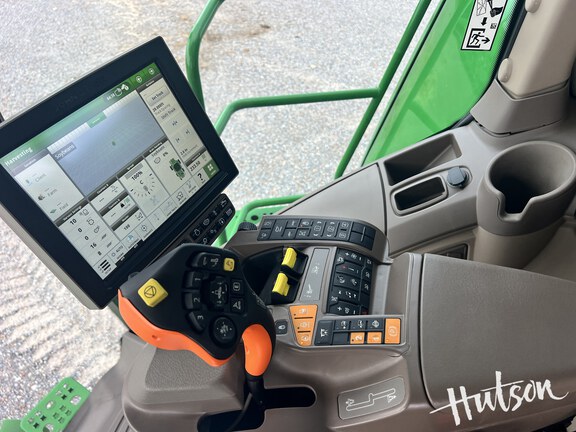 Photo of 2023 John Deere S790