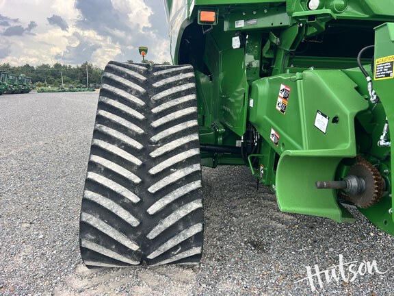 Photo of 2023 John Deere S790