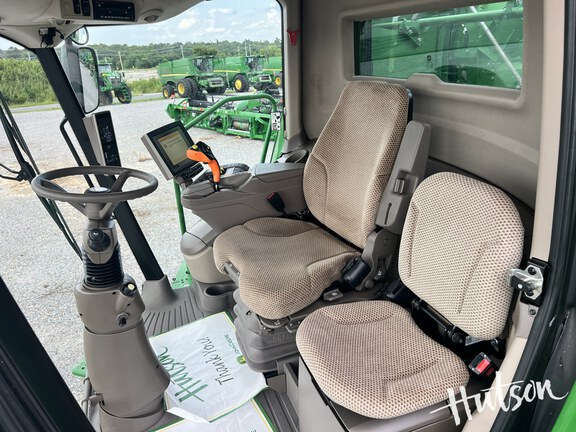 Photo of 2023 John Deere S790