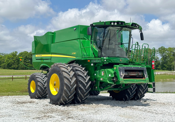 2024 John-Deere S780
