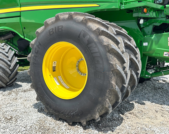 2024 John-Deere S780