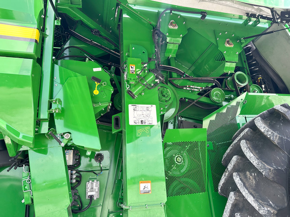 2024 John-Deere S780