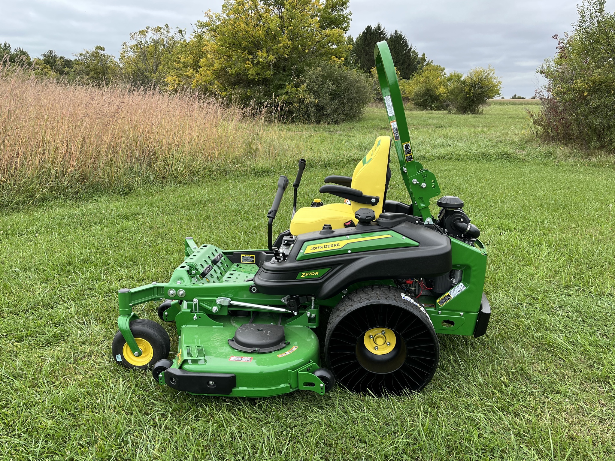 2025 John Deere Z970R Image 4