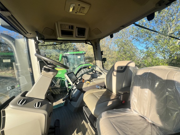 2023 John Deere 8R 340 Photo 7