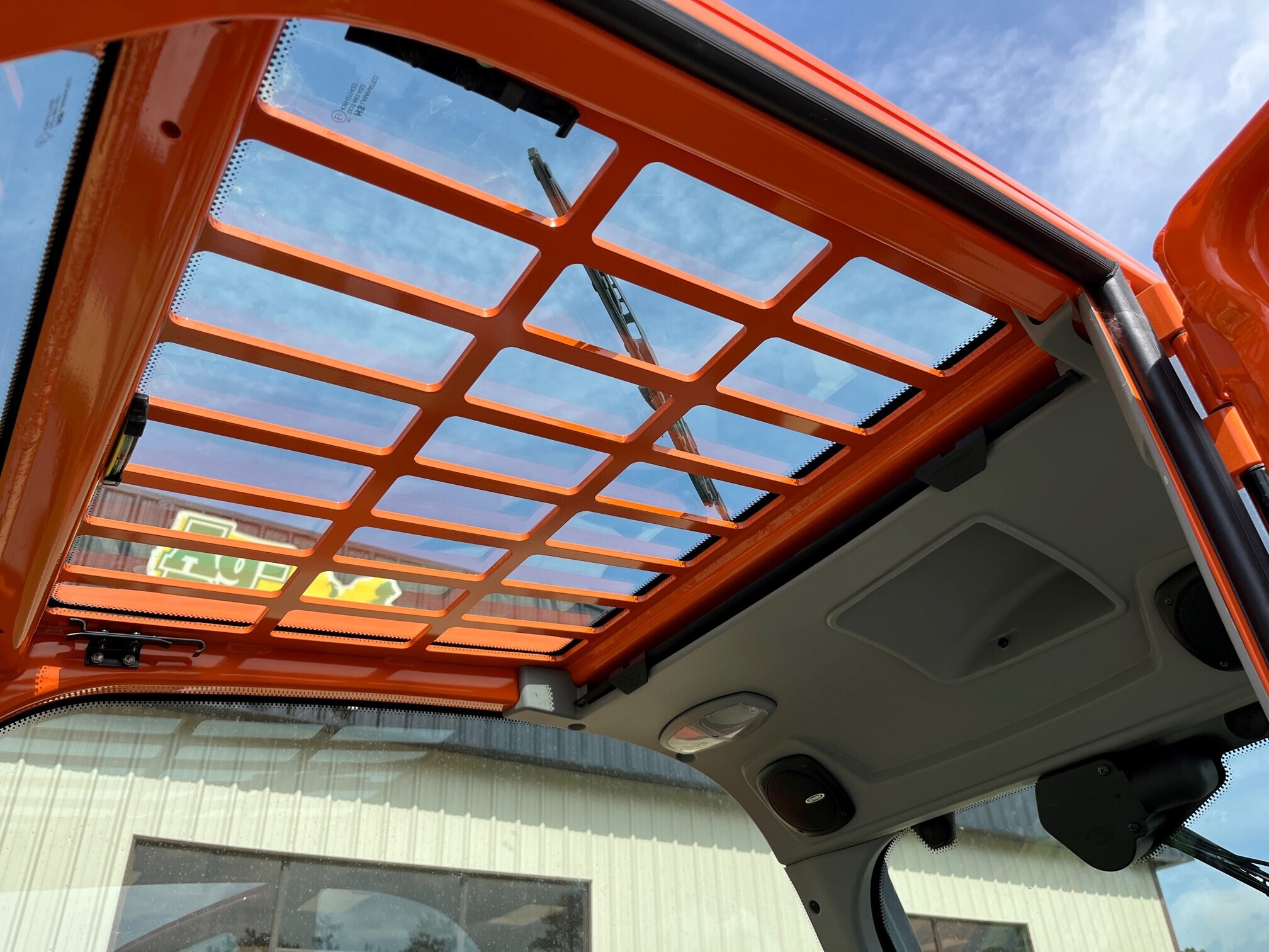 2024 JLG 823 Image 4