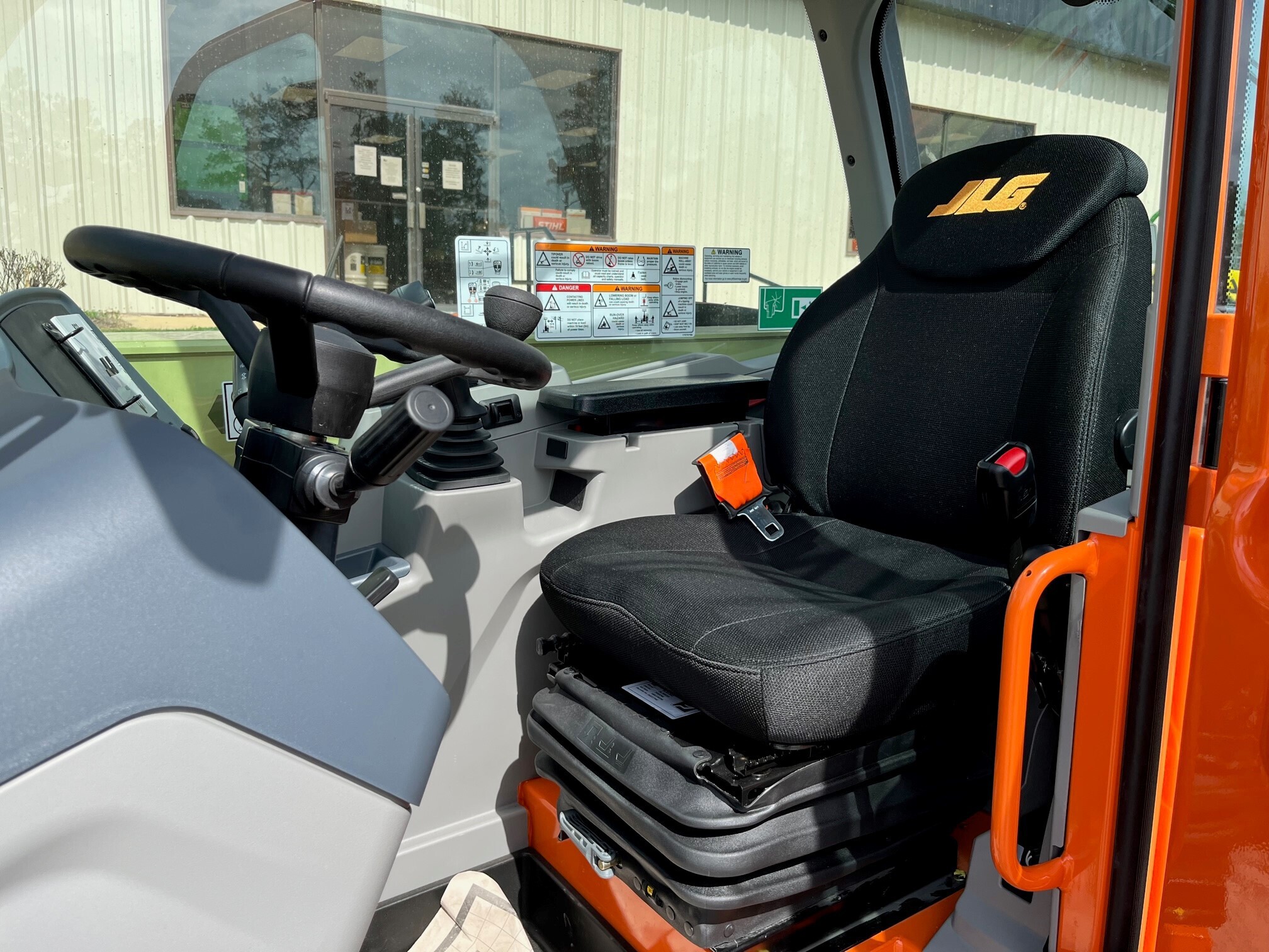 2024 JLG 823 Image 2