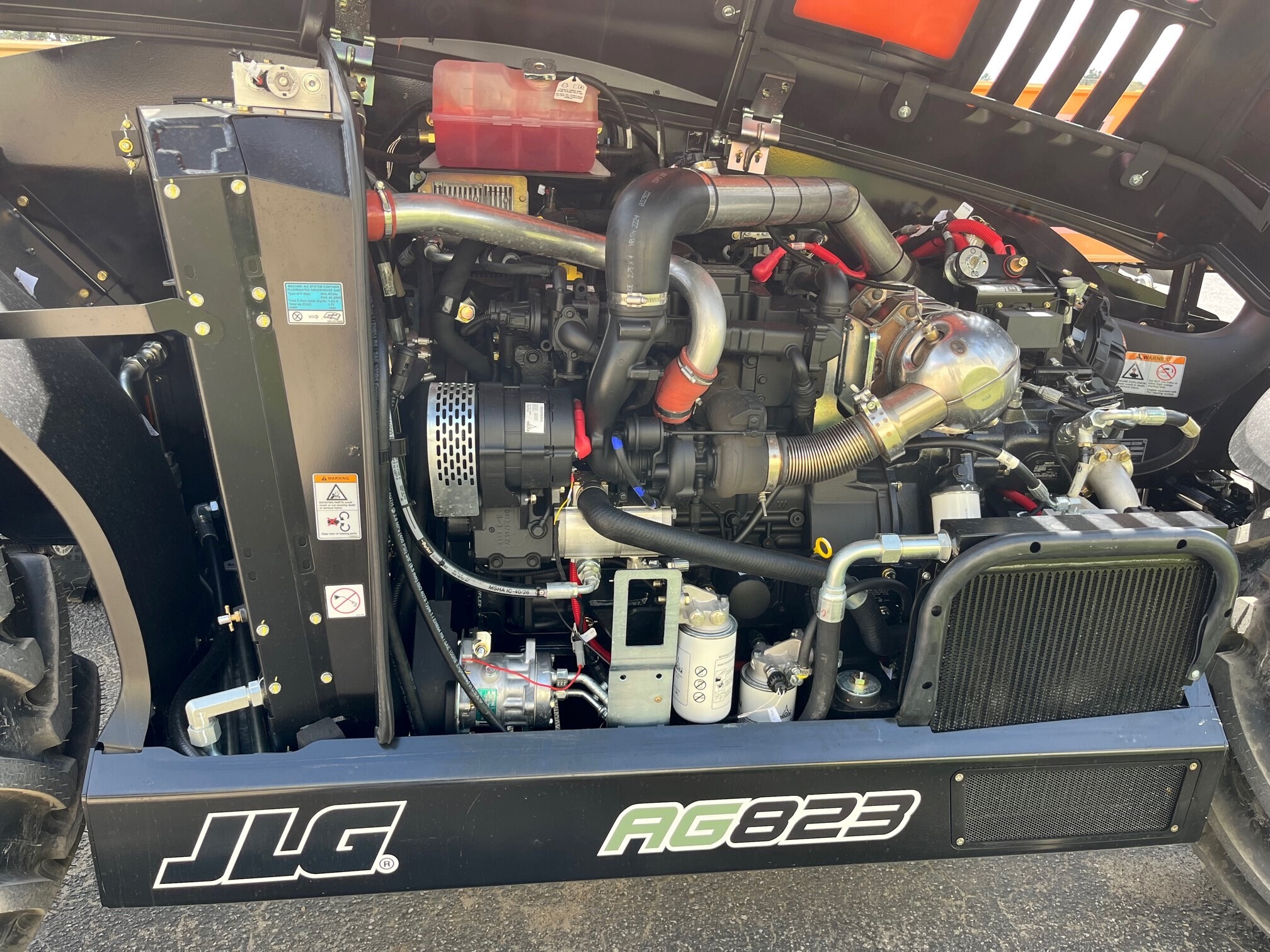 2024 JLG 823 Image 11