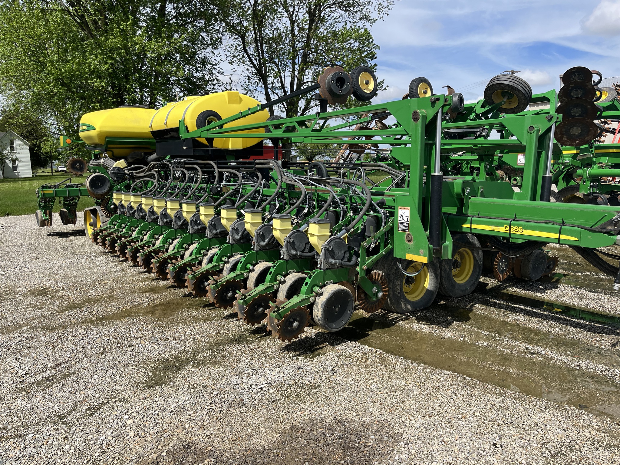 2013 John Deere DB66 Image 1