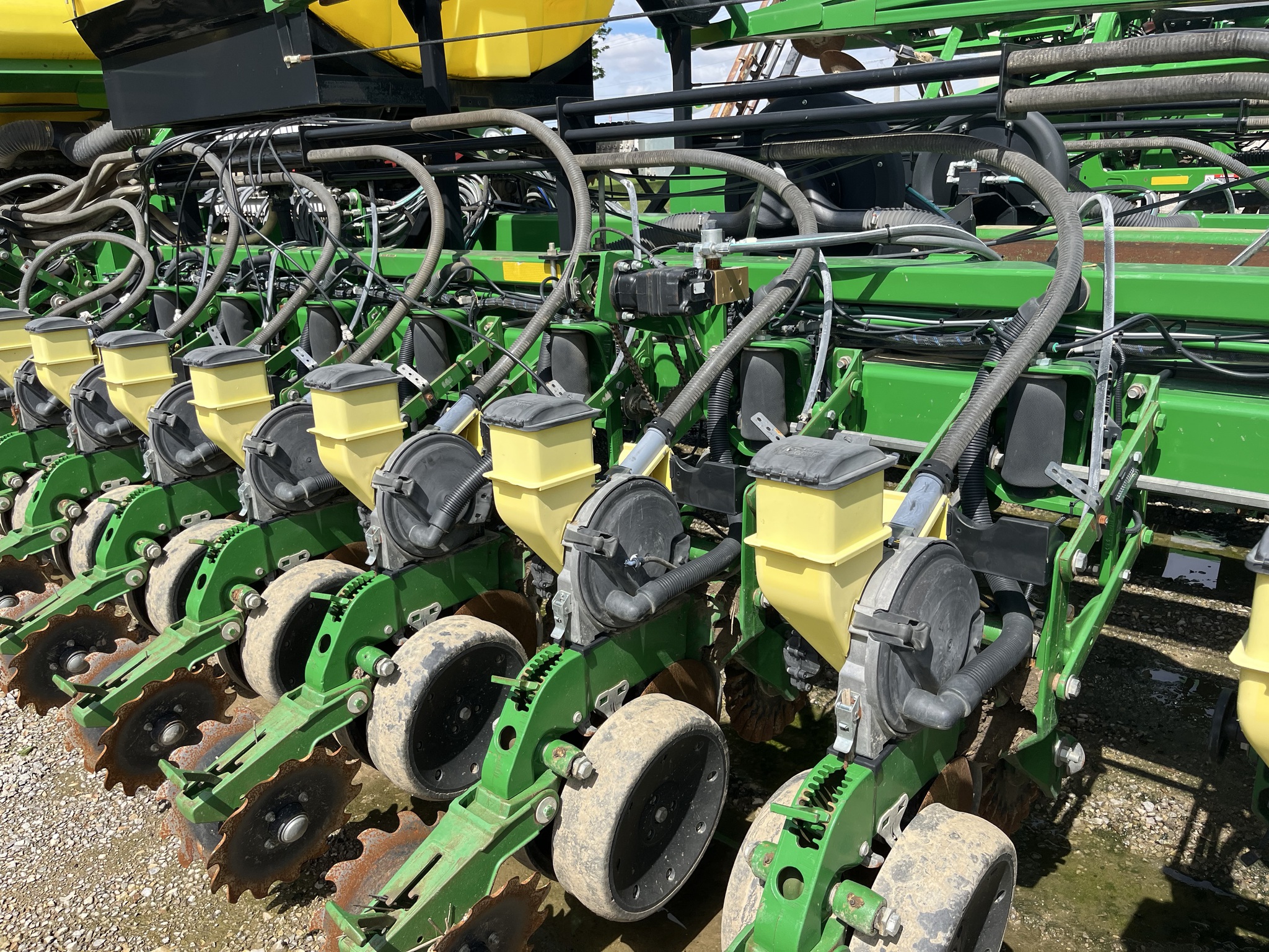 2013 John Deere DB66 Image 3