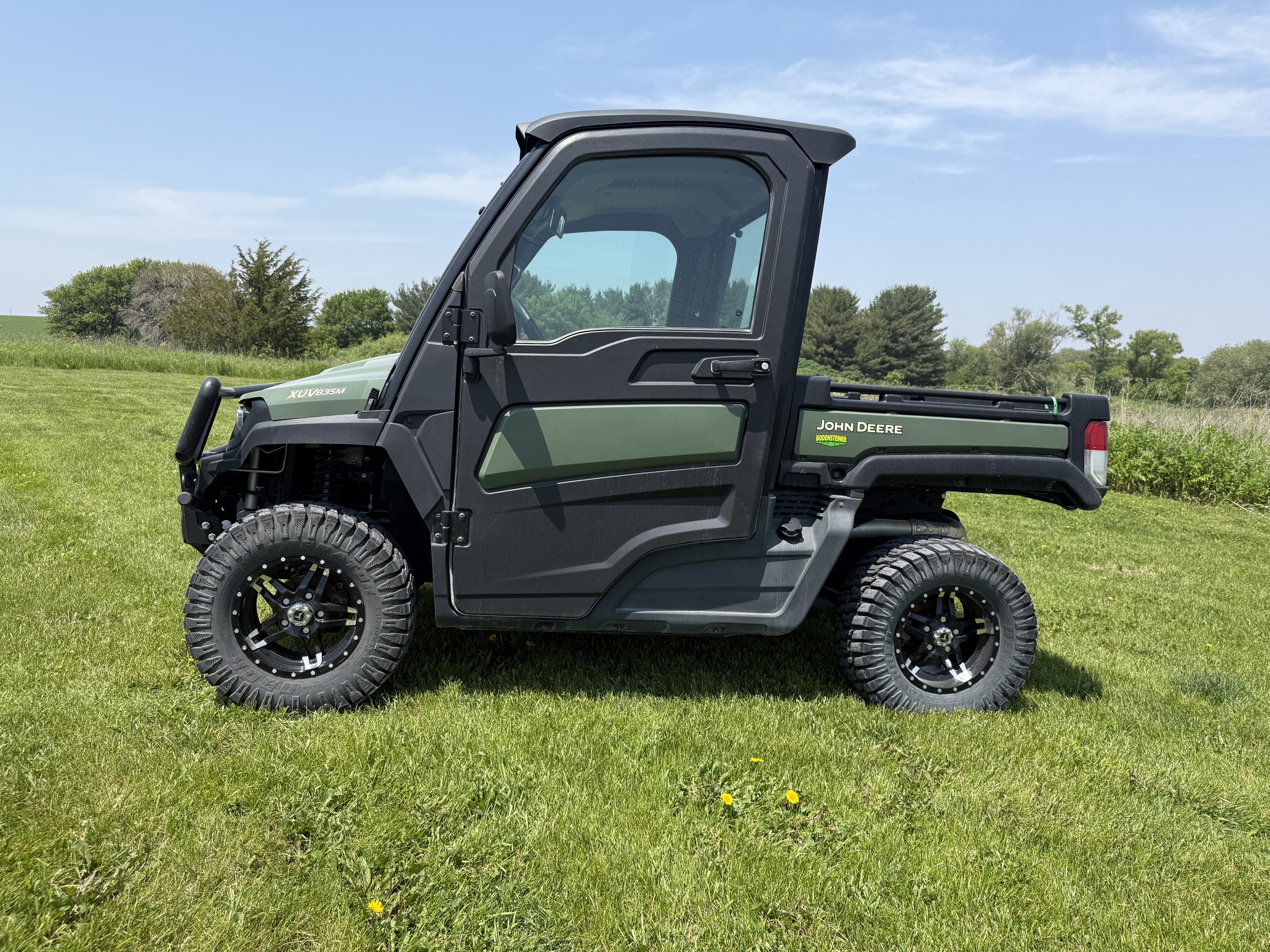 2024 John Deere XUV 835M Image 2