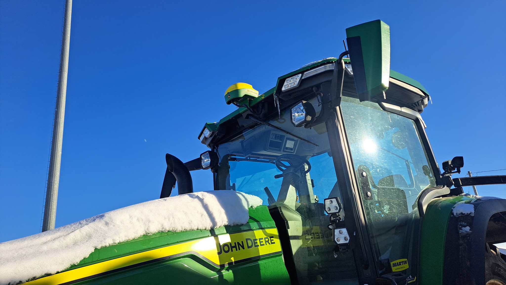  2022 John Deere 8R 370 at Heritage Tractor in Monmouth, IL