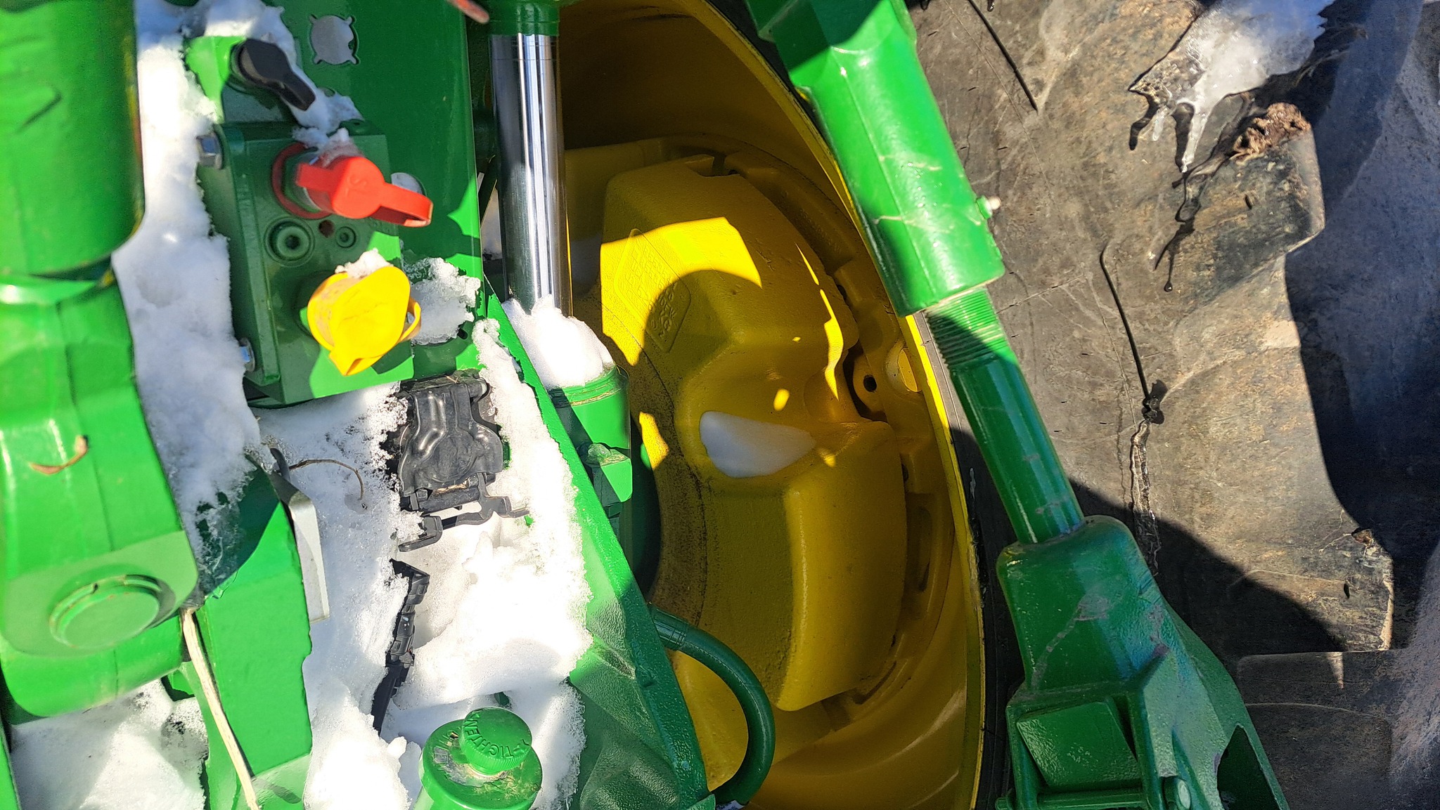  2022 John Deere 8R 370 at Heritage Tractor in Monmouth, IL