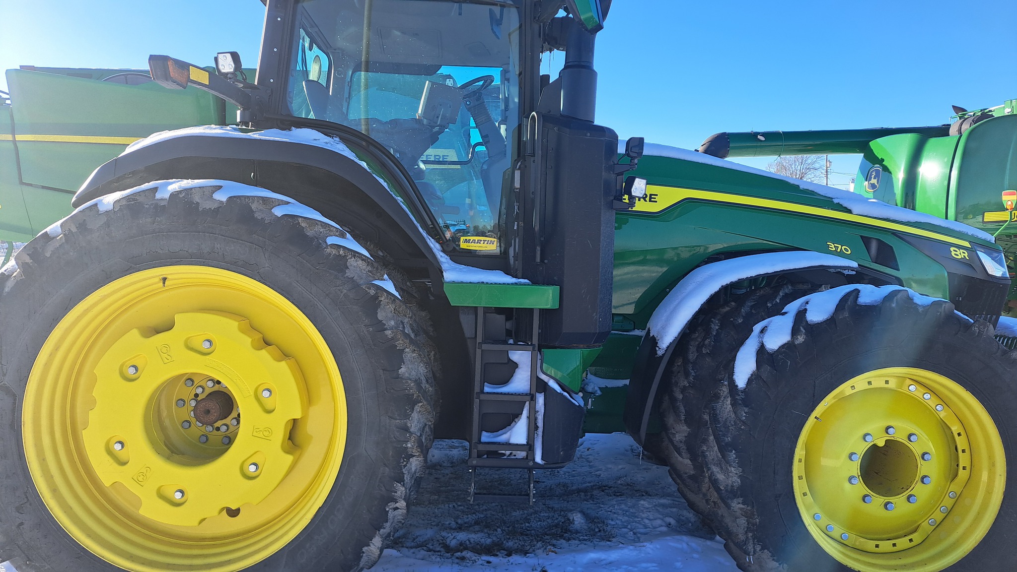  2022 John Deere 8R 370 at Heritage Tractor in Monmouth, IL