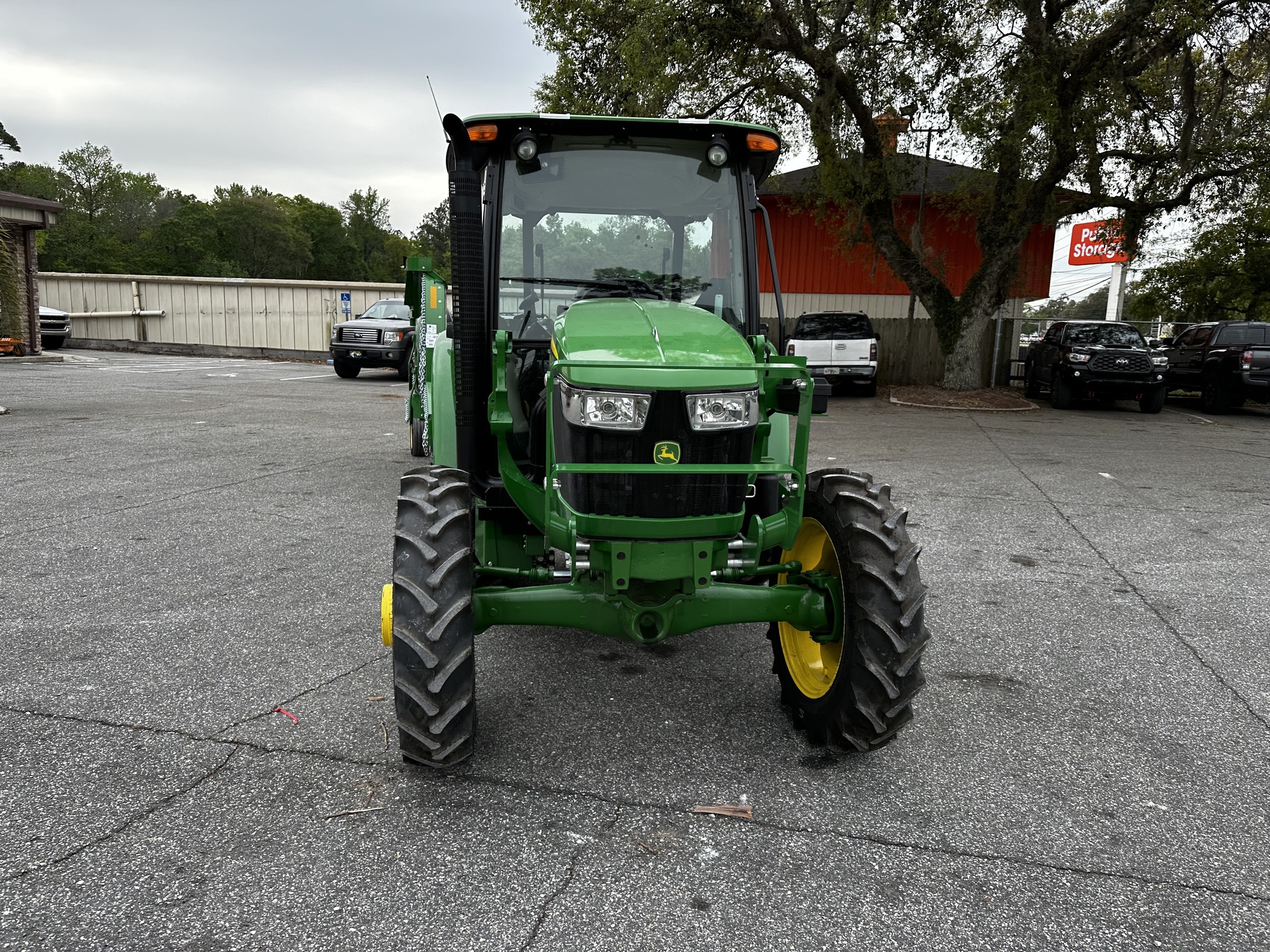 2025 John Deere 5075E Image 3