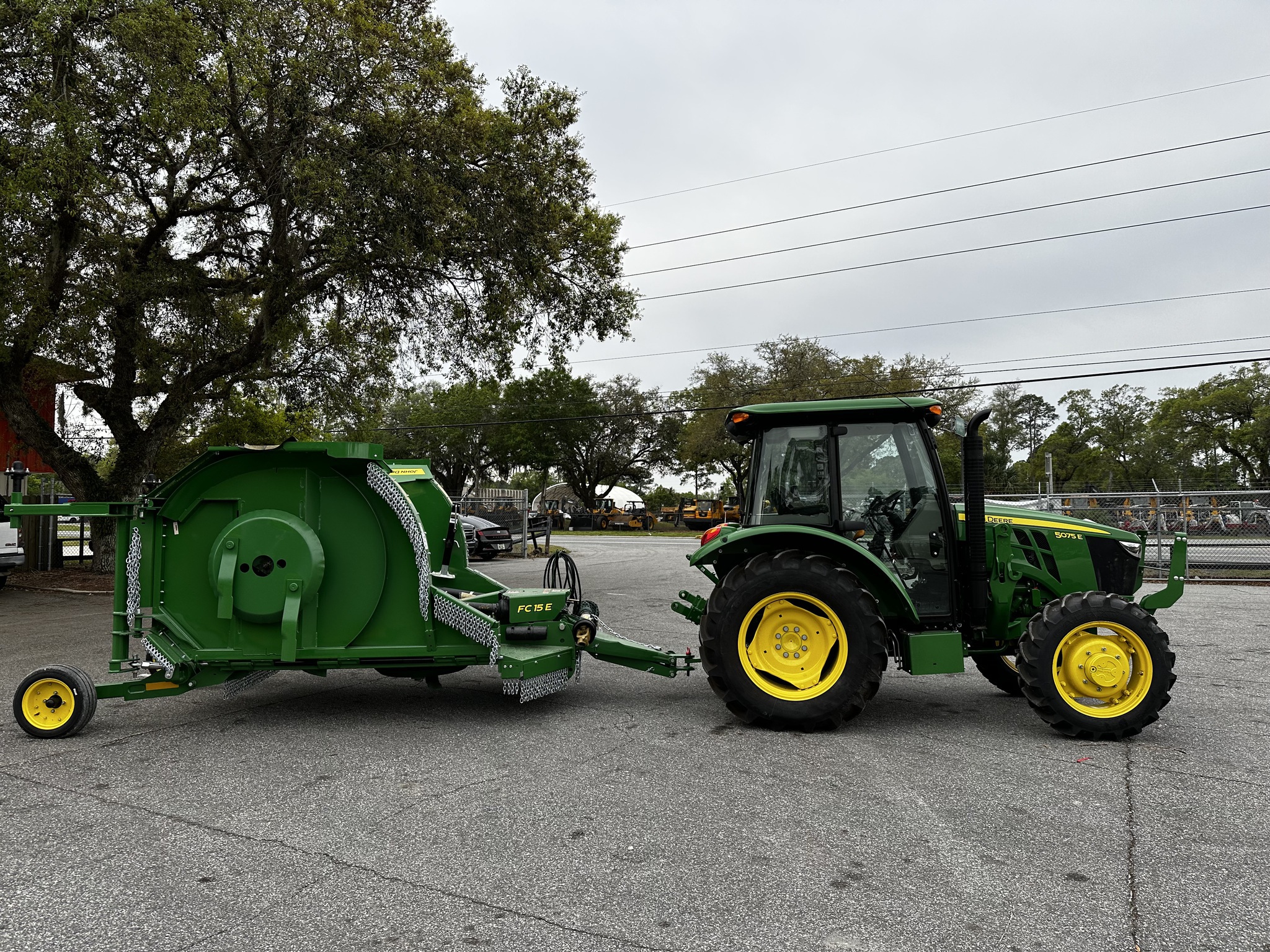 2025 John Deere 5075E Image 4