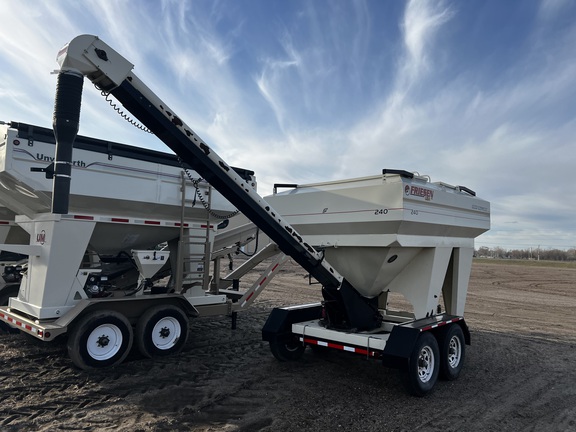  Friesen 240 - Photo5