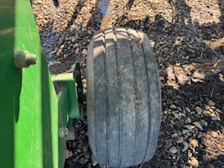 2002 John Deere 2400 Image 12